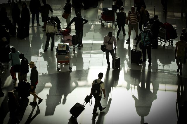Remessas de emigrantes sobem 1% para 1.989 milhões no primeiro semestre
