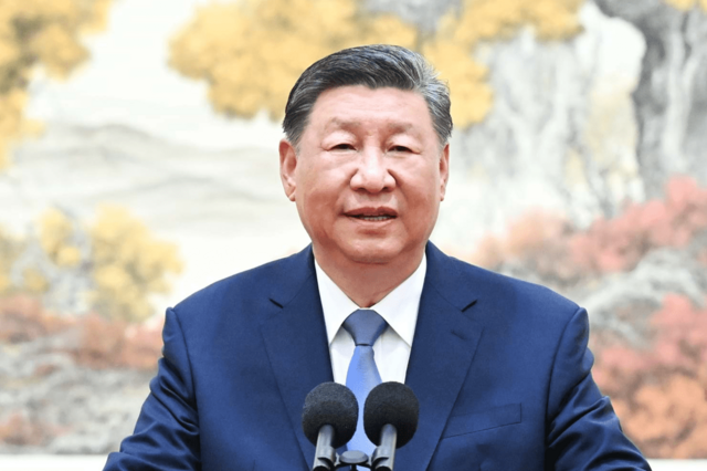 Xi Jinping critica excesso de projetos de IA e de veículos elétricos na China