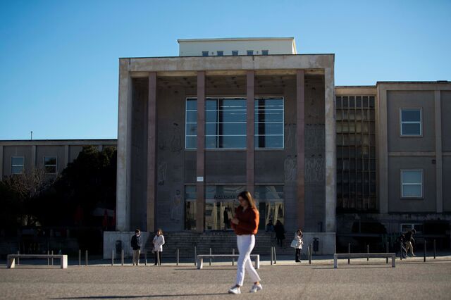 Governo estuda novos apoios após queixa de discriminação com fundos europeus