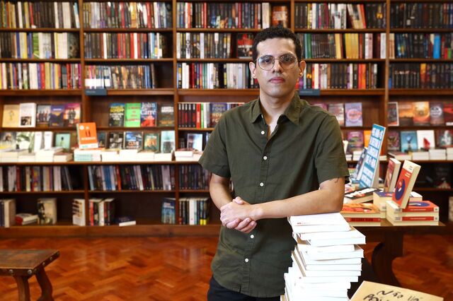 Victor Vidal: “Nunca deixamos de pisar o terreno da infância”