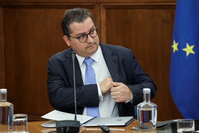 Receita de IRC levou défice e os receios de Sarmento