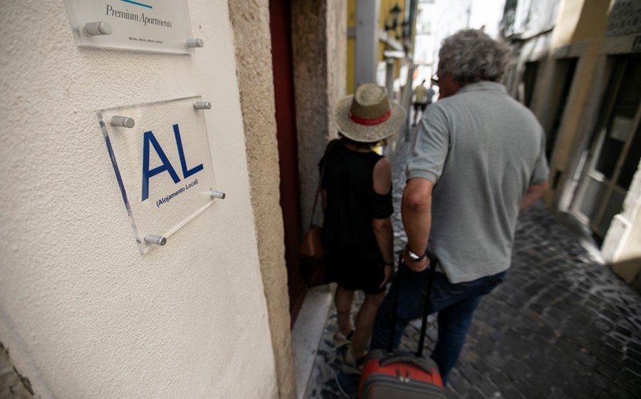 O Governo está também a alterar as regras sobre autorizações do condomínio para AL quando o prédio se destina a habitação.