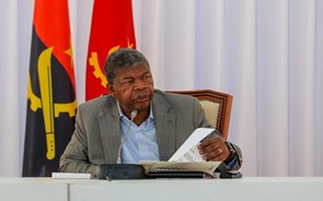 Angola afasta-se da China e faz cimeira com os EUA