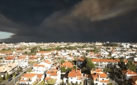 Imagens de drone mostram céu pintado de preto em Albergaria-a-Velha