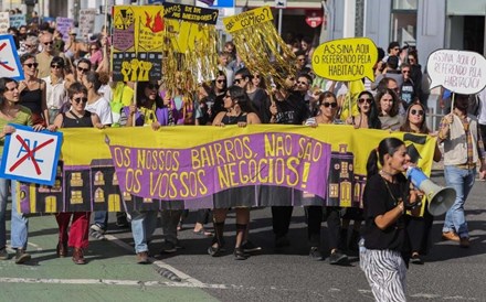 Milhares de pessoas protestam em Lisboa pelo direito à habitação