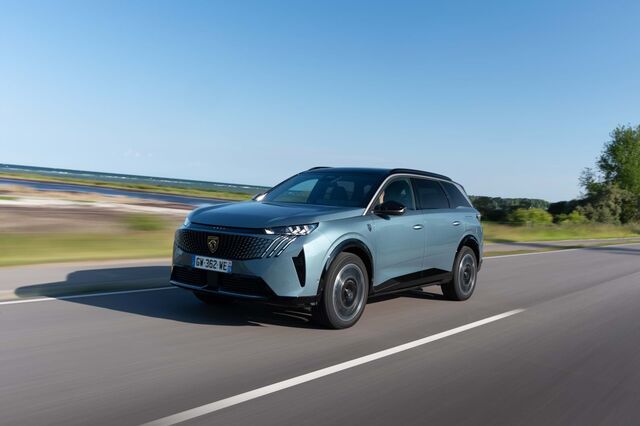 Fotogaleria: Peugeot E-5008. Famílias numerosas no alvo