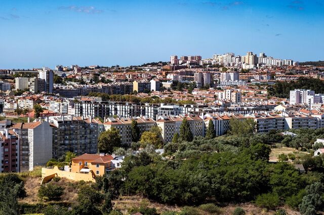 Famílias tiram 700 milhões dos depósitos em agosto