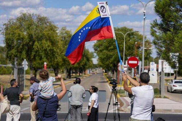 Venezuela prende alegados conspiradores. UE reúne de emergência