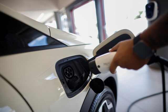 Rede de carregamento de carros elétricos supera metas, mas na Europa vendas são excepção