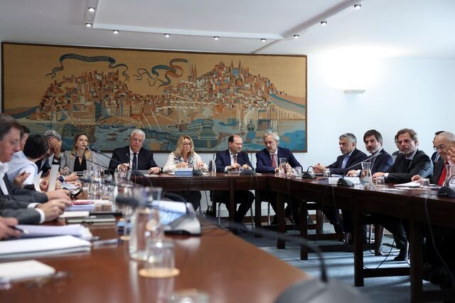 Isenção fiscal para prémios só com aumentos salariais efetivos