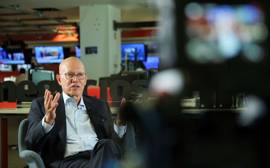 Associação Portuguesa de Bancos, liderada por Vítor Bento, diz que suspensão já não se justifica.