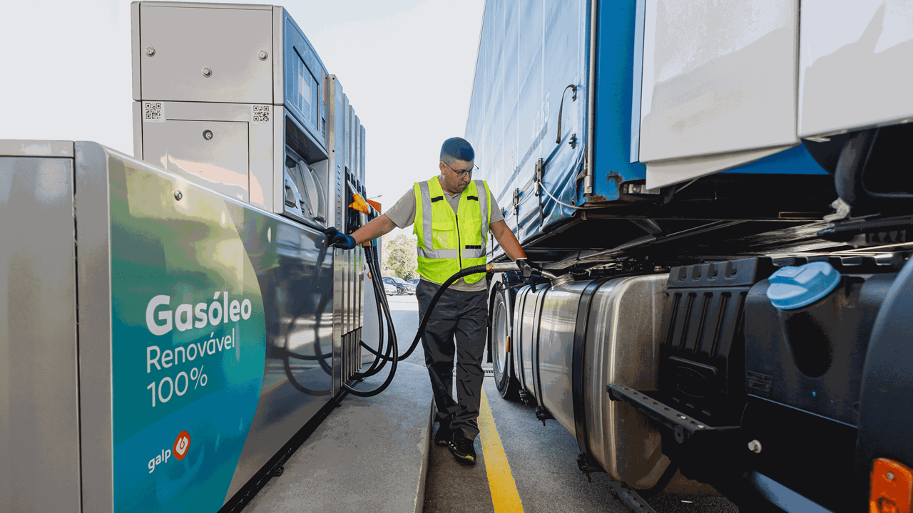 O Gasóleo Renovável 100% é uma alternativa imediata para acelerar a descarbonização do transporte rodoviário pesado de longo curso.