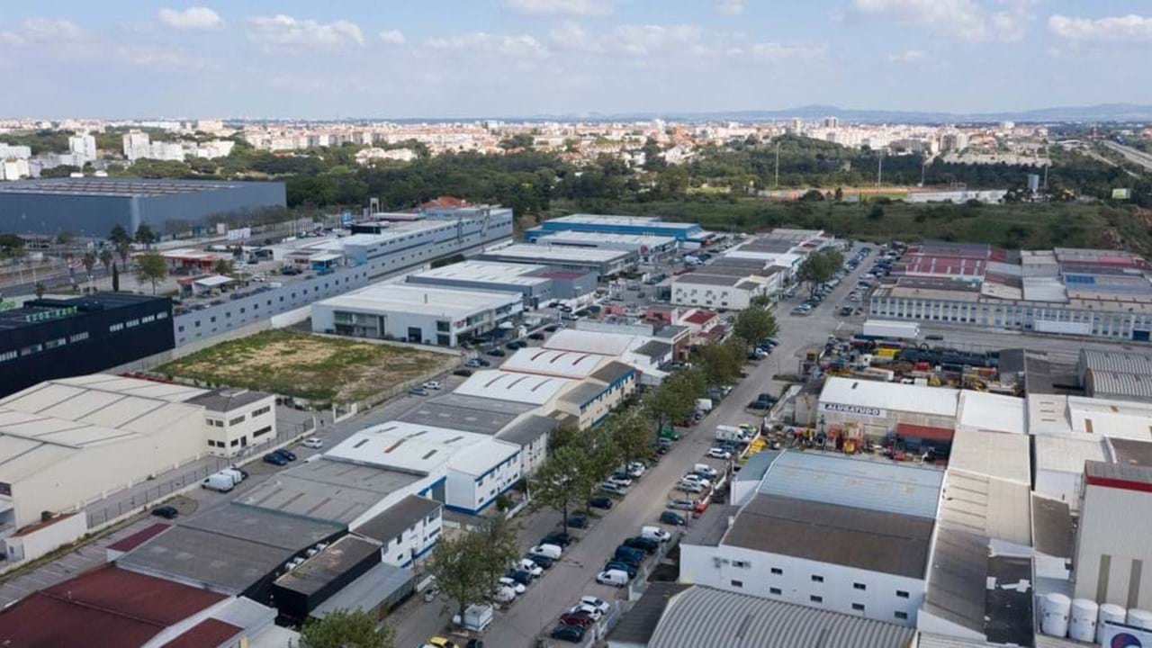 O Parque Industrial do Seixal é diversificado, acolhendo diversas atividades, desde a construção aos serviços, da indústria ao retalho.