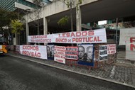 Um grupo de lesados protagonizou um protesto à porta do tribunal.