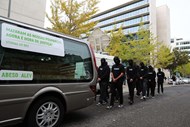 Um grupo de lesados protagonizou um protesto à porta do tribunal.