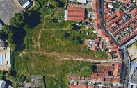 É neste terreno em Campanhã, entre a Rua de Justino Teixeira e as piscinas municipais do Porto, que vai nascer o novo estádio da cidade.