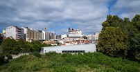 É neste terreno em Campanhã, entre a Rua de Justino Teixeira e as piscinas municipais do Porto, que vai nascer o novo estádio da cidade.