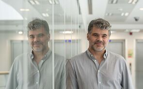O diretor da Unicorn Factory tem trabalhado para capacitar os jovens e chega agora aos professores.