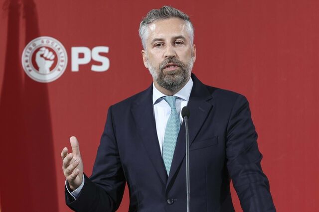 OE2025: Líder do PS diz que negociar permitiu diminuir 'dano' que Governo ia impor ao país
