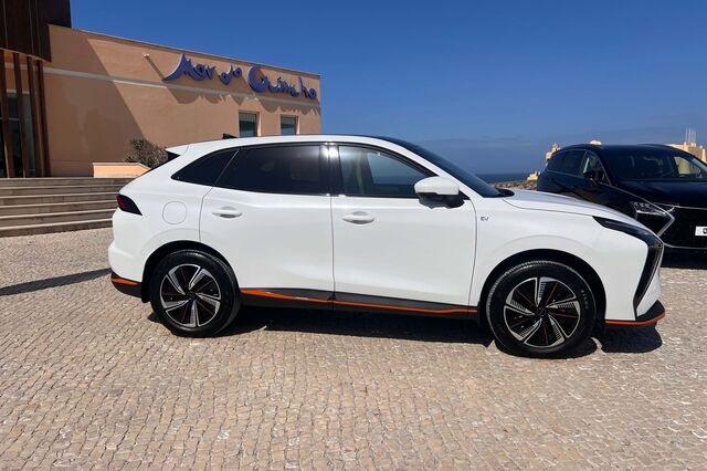 Forthing. Três modelos e quatro versões