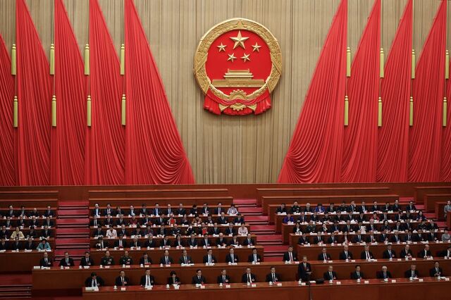 Legislativo chinês revê projeto de lei para combater 'dívida oculta' dos governos locais