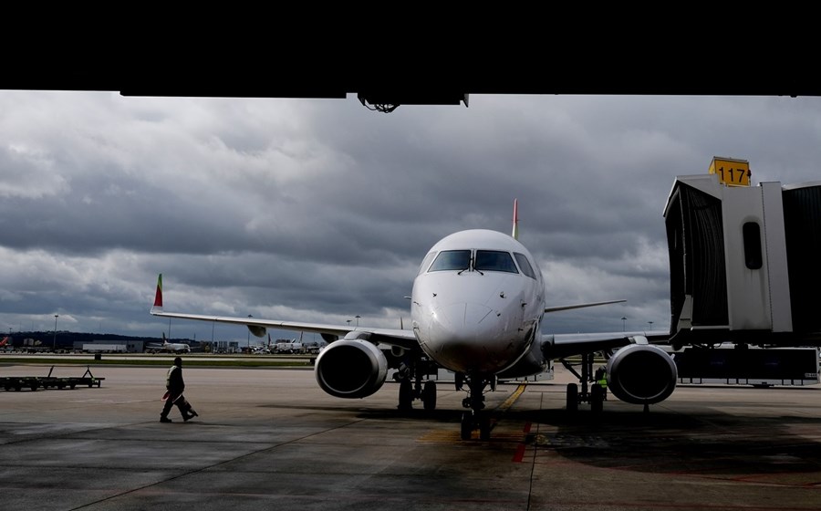 Em Portugal há vários projetos para a produção de combustíveis de aviação sustentáveis.