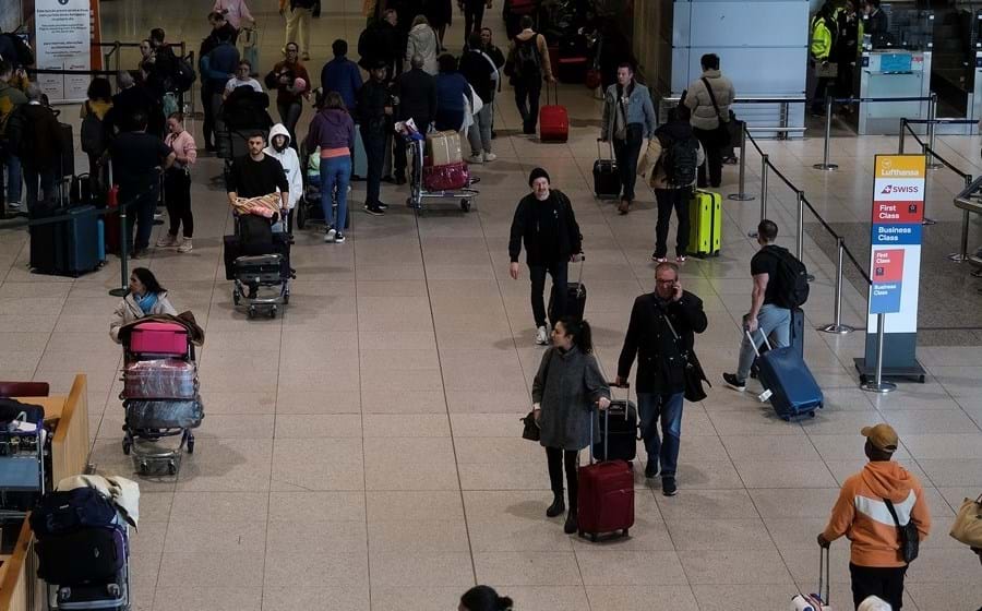 ANA prevê que em 2025 passem          pelo aeroporto de Lisboa mais 12,2% dos passageiros do que em 2019, antes da pandemia.