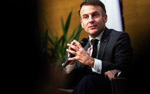 Macron pede à Europa que adie regras bancárias