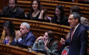 PS acusa Governo de 'ilusão de bónus' e defende aumento estrutural das pensões