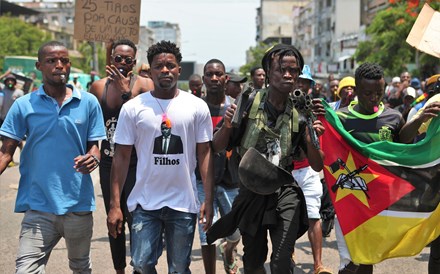 Moçambique: Manifestantes bloqueiam avenidas no centro de Maputo