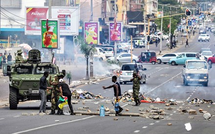 Caos no centro de Maputo após atropelamento de manifestante