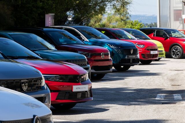 UE pondera flexibilizar multas a fabricantes automóveis que não cumpram metas