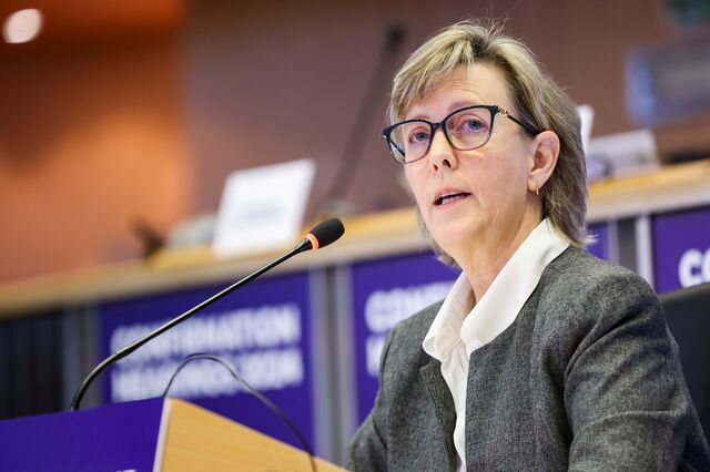 Eurodeputados criticam 'swaps' e portas giratórias. 'Garantirei sempre os interesses da UE'