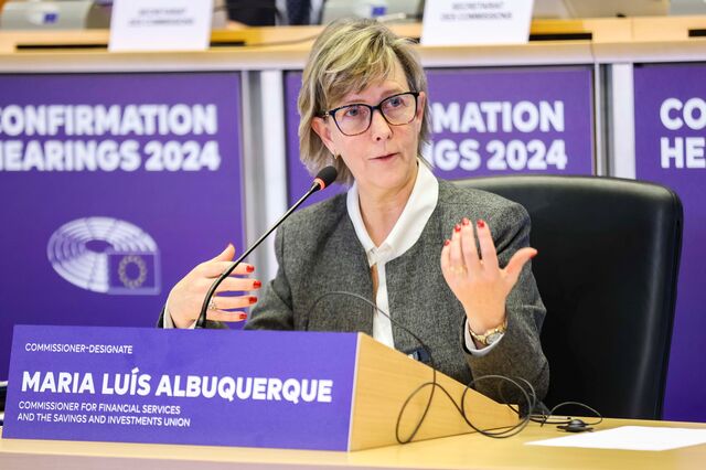 Bruxelas lembra que só BCE e Concorrência podem pronunciar-se sobre fusões bancárias