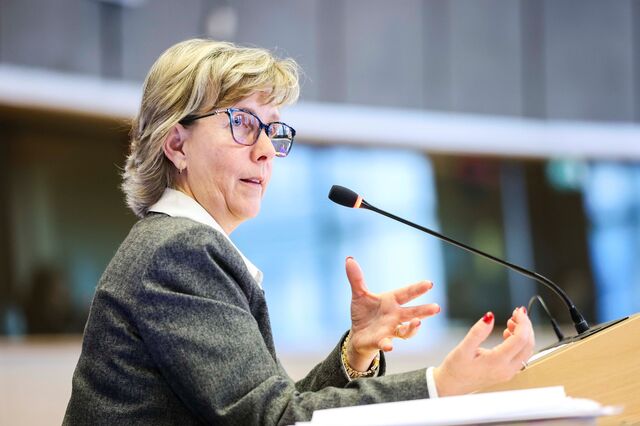 Maria Luís Albuquerque quer mexidas na supervisão do mercado de capitais