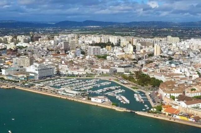 Faro passa a cobrar taxa turística todo o ano com valores diferenciados