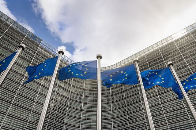 Ajustamento da UE corta três décimas ao crescimento do PIB