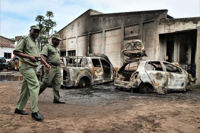Moçambique: Mais de uma dezena de viaturas e autocarros incendiados em Maputo