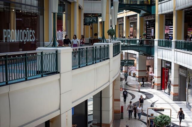 Compras nos “shoppings” depois das 22h pesam 4%