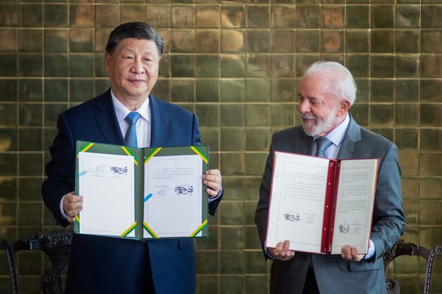 Lula e Xi Jinping assinam 37 acordos comerciais e destacam parceria estratégica