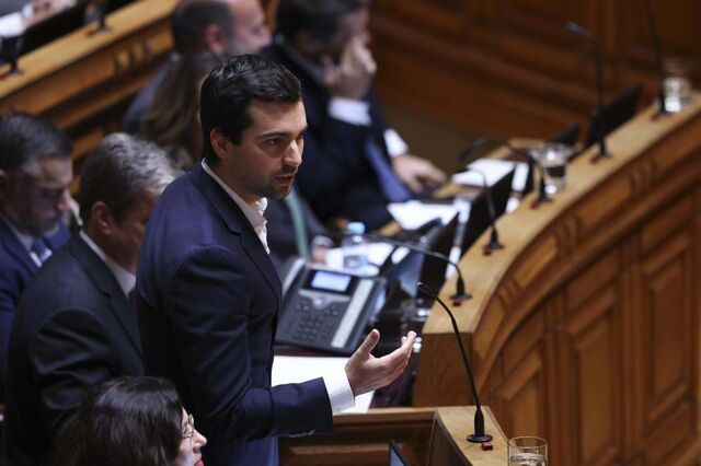Ex-deputado liberal Bernardo Blanco senta-se na administração da neerlandesa Paybyrd