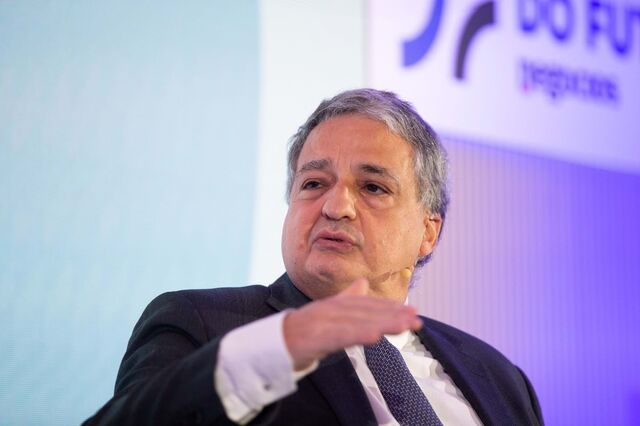 'Pensar que o problema da habitação está resolvido num ano é um disparate'