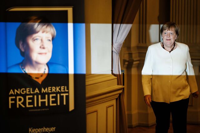 Angela Merkel continua a defender a sua política face à Rússia e à Ucrânia