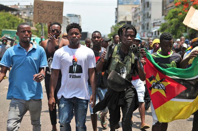 Moçambique: Manifestantes bloqueiam avenidas no centro de Maputo