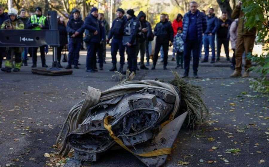 Míssel russo encontrado após ataque em Kiev