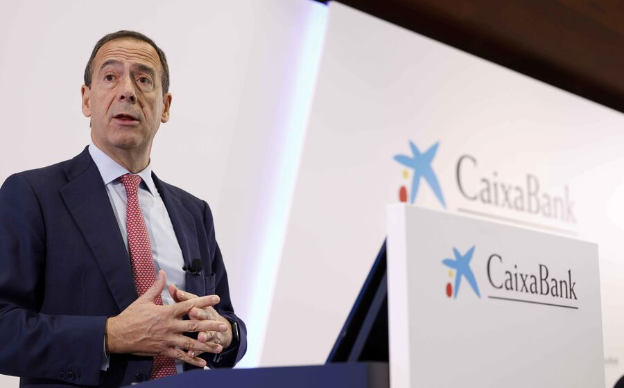Gonzalo Gortazár, CEO do Caixabank, na apresentação do Plano Estratégico 2025-2027 em Madrid em novembro de 2024