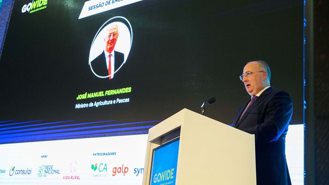 José Manuel Fernandes, ministro da Agricultura e Pescas, fez o encerramento da Conferência Go Wide e entregou uma das distinções do Prémio Empreendedorismo e Inovação do Crédito Agrícola, este ano integrado no evento