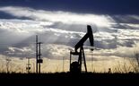 Produção de petróleo só se mantém com 540 mil milhões por ano, diz IEA