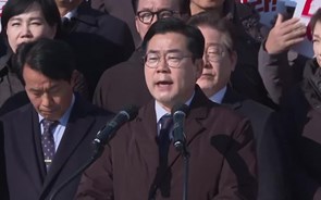 Oposição apresenta moção de destituição do Presidente da Coreia do Sul