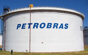 Lucros da petrolífera brasileira Petrobras caem 70,6% em 2024